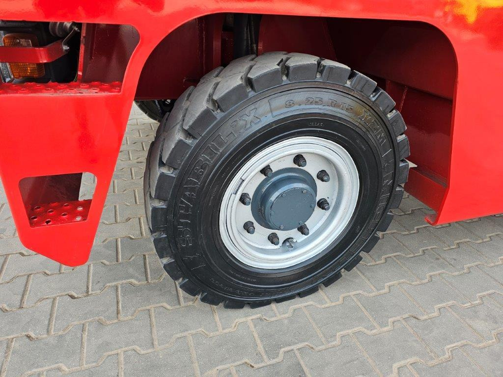 Oldalrakodó targoncá Bulmor L/HSLK 50/14/45: 8 kép. Oldalrakodó targoncá Bulmor L/HSLK 50/14/45: 8 kép.