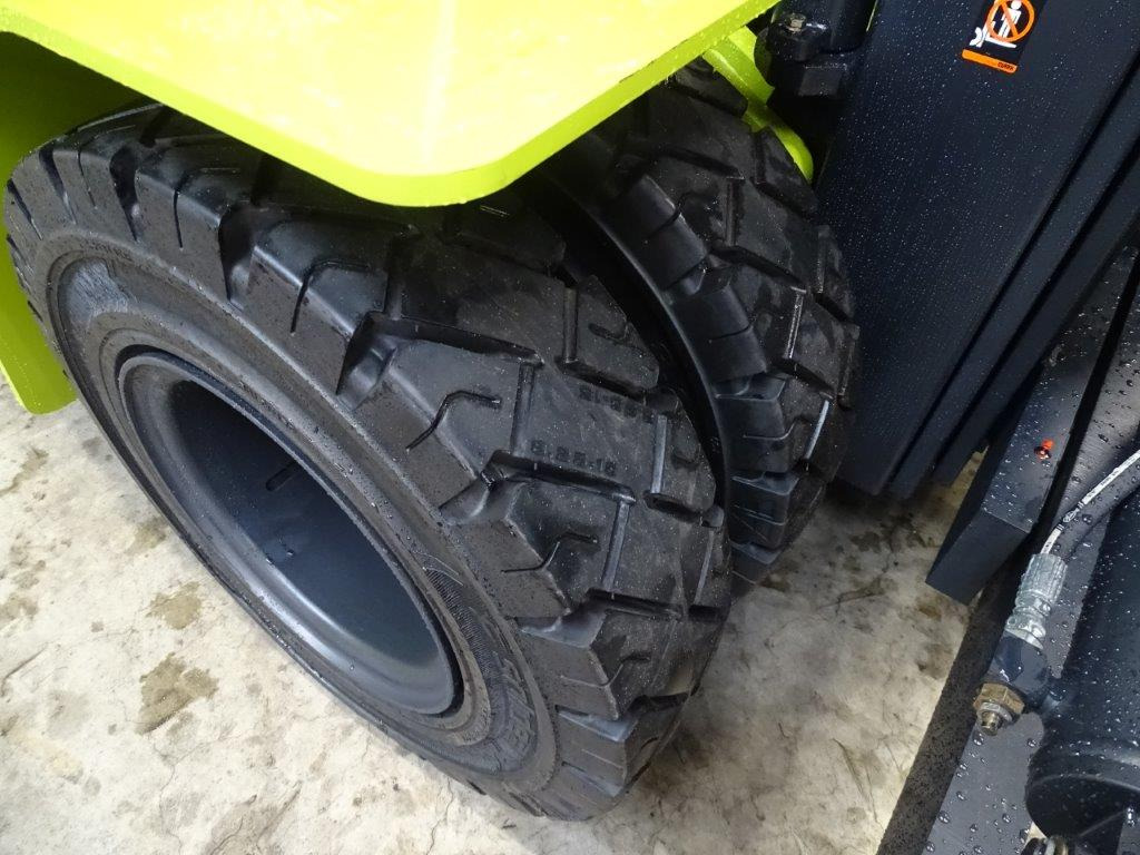 Clark C80D900 - TRIPLEX - DEMO - Dízel targonca: 2 kép. Clark C80D900 - TRIPLEX - DEMO - Dízel targonca: 2 kép.