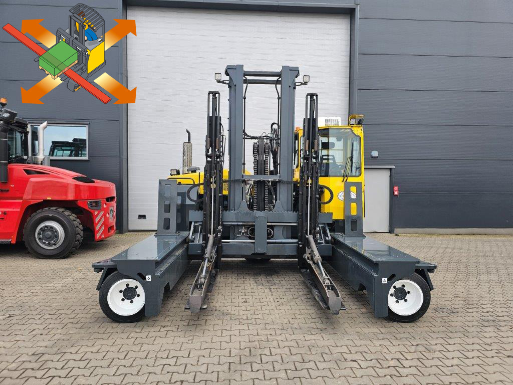 Combilift C12000 - Négyutas tolóoszlopos targoncá: 1 kép. Combilift C12000 - Négyutas tolóoszlopos targoncá: 1 kép.