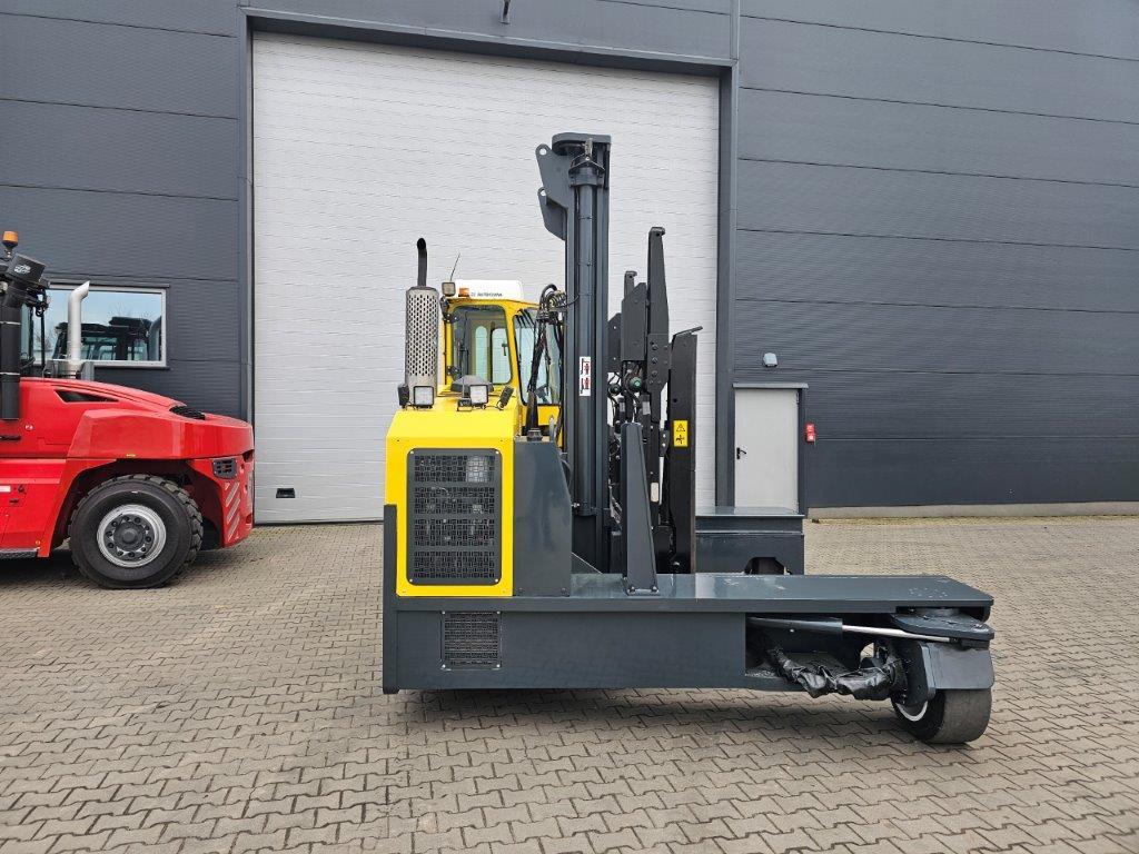 Combilift C12000 - Négyutas tolóoszlopos targoncá: 5 kép. Combilift C12000 - Négyutas tolóoszlopos targoncá: 5 kép.