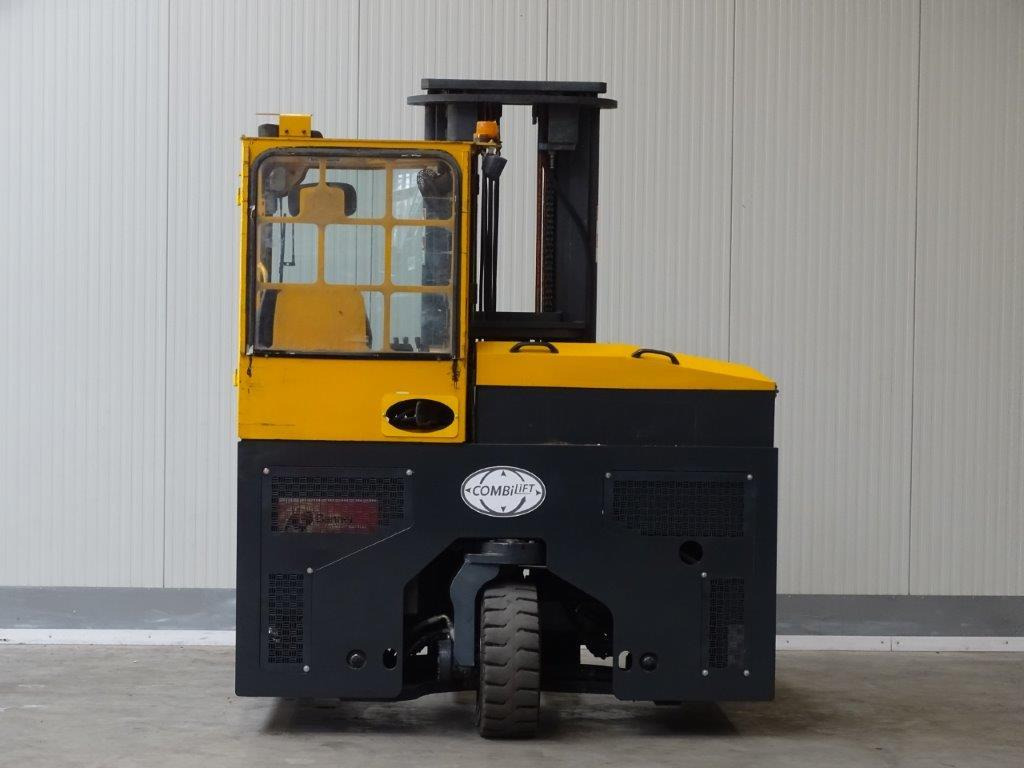Combilift C4000E - TRIPLEX - Négyutas tolóoszlopos targoncá: 5 kép. Combilift C4000E - TRIPLEX - Négyutas tolóoszlopos targoncá: 5 kép.