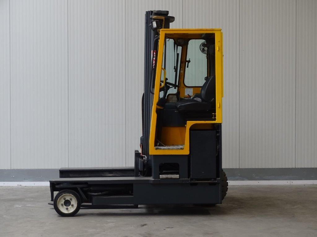 Combilift C4000E - TRIPLEX - Négyutas tolóoszlopos targoncá: 4 kép. Combilift C4000E - TRIPLEX - Négyutas tolóoszlopos targoncá: 4 kép.