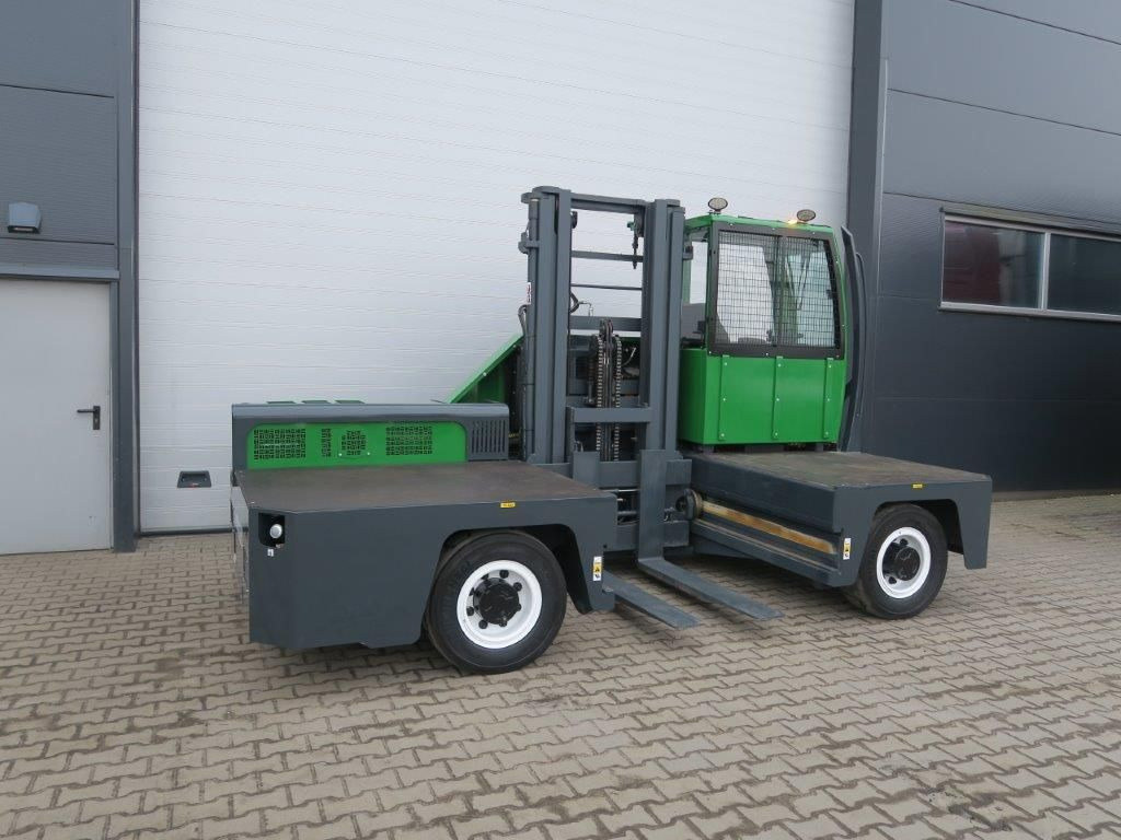 Combilift C5000FSL - TRIPLEX - Oldalrakodó targoncá: 1 kép. Combilift C5000FSL - TRIPLEX - Oldalrakodó targoncá: 1 kép.