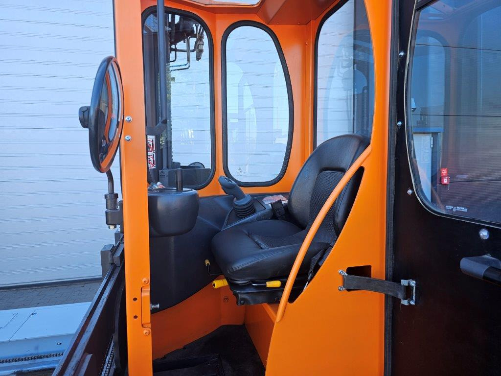 Hubtex MQ25 - TRIPLEX - Négyutas tolóoszlopos targoncá: 5 kép. Hubtex MQ25 - TRIPLEX - Négyutas tolóoszlopos targoncá: 5 kép.