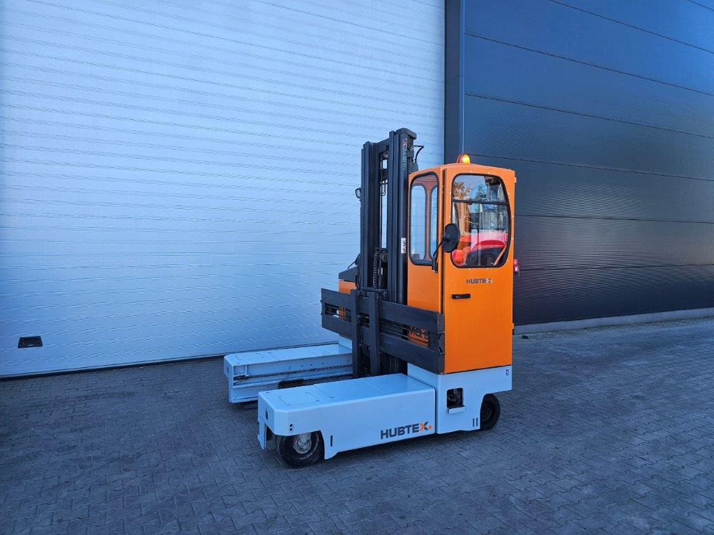 Hubtex MQ25 - TRIPLEX - Négyutas tolóoszlopos targoncá: 3 kép. Hubtex MQ25 - TRIPLEX - Négyutas tolóoszlopos targoncá: 3 kép.