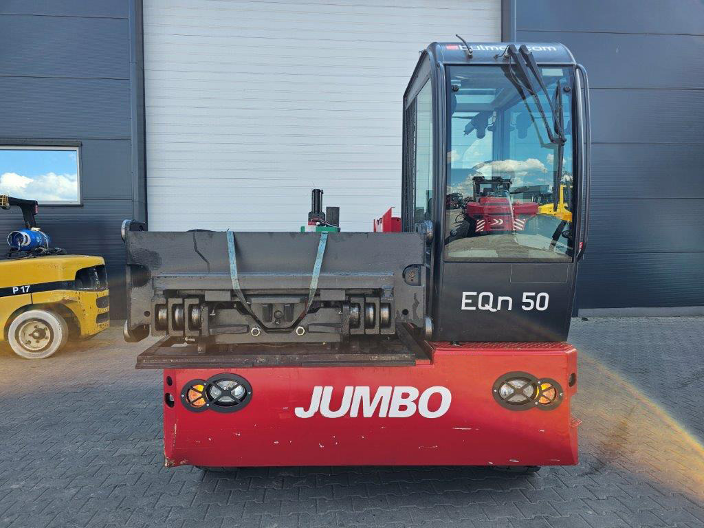 Jumbo EQn50/14/90T - TRIPLEX - Oldalrakodó targoncá: 1 kép. Jumbo EQn50/14/90T - TRIPLEX - Oldalrakodó targoncá: 1 kép.