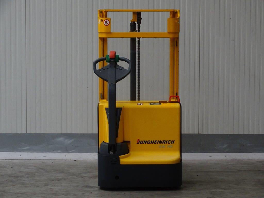Jungheinrich EJC110 - NEU BATTERIE - Emelőtargoncá: 5 kép. Jungheinrich EJC110 - NEU BATTERIE - Emelőtargoncá: 5 kép.