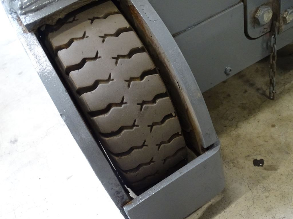 Jungheinrich EZS C40 - Elektromos vontató: 2 kép. Jungheinrich EZS C40 - Elektromos vontató: 2 kép.