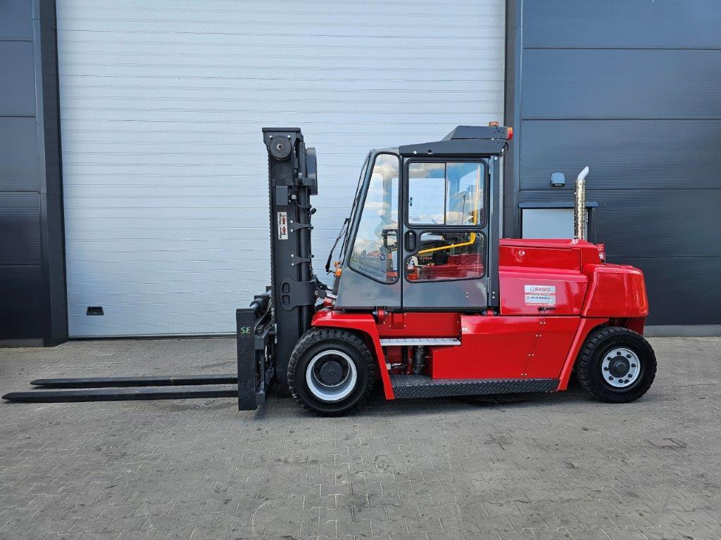 Kalmar DCF80-9 - Dízel targonca: 3 kép. Kalmar DCF80-9 - Dízel targonca: 3 kép.