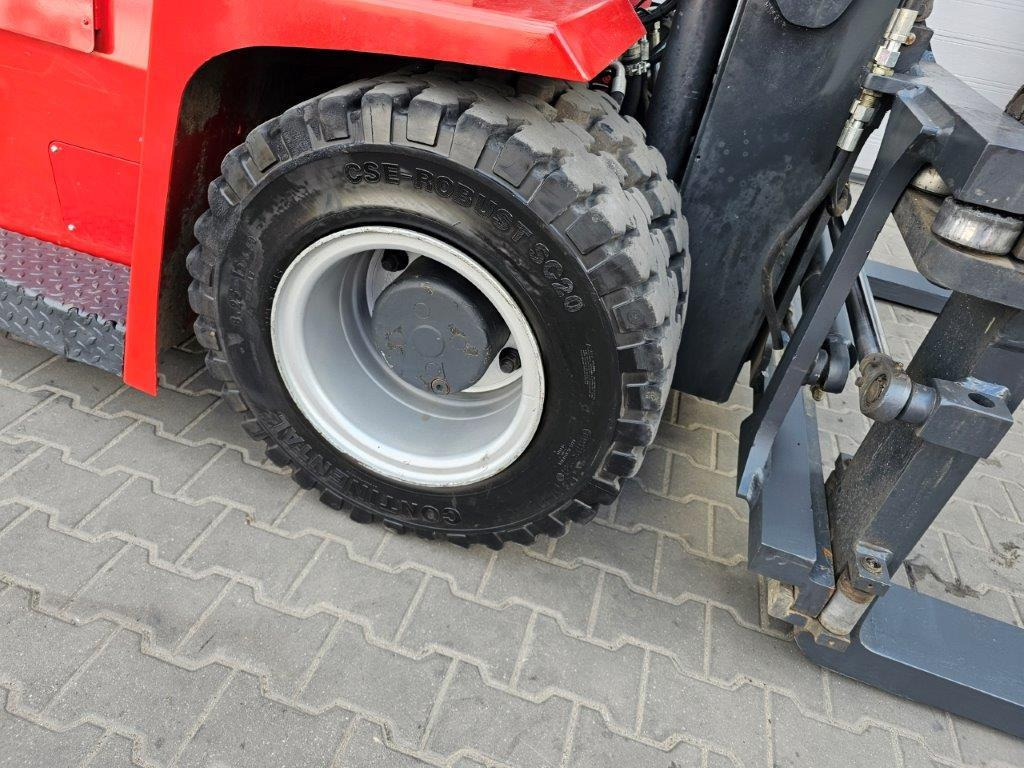 Kalmar DCF80-9 - Dízel targonca: 2 kép. Kalmar DCF80-9 - Dízel targonca: 2 kép.