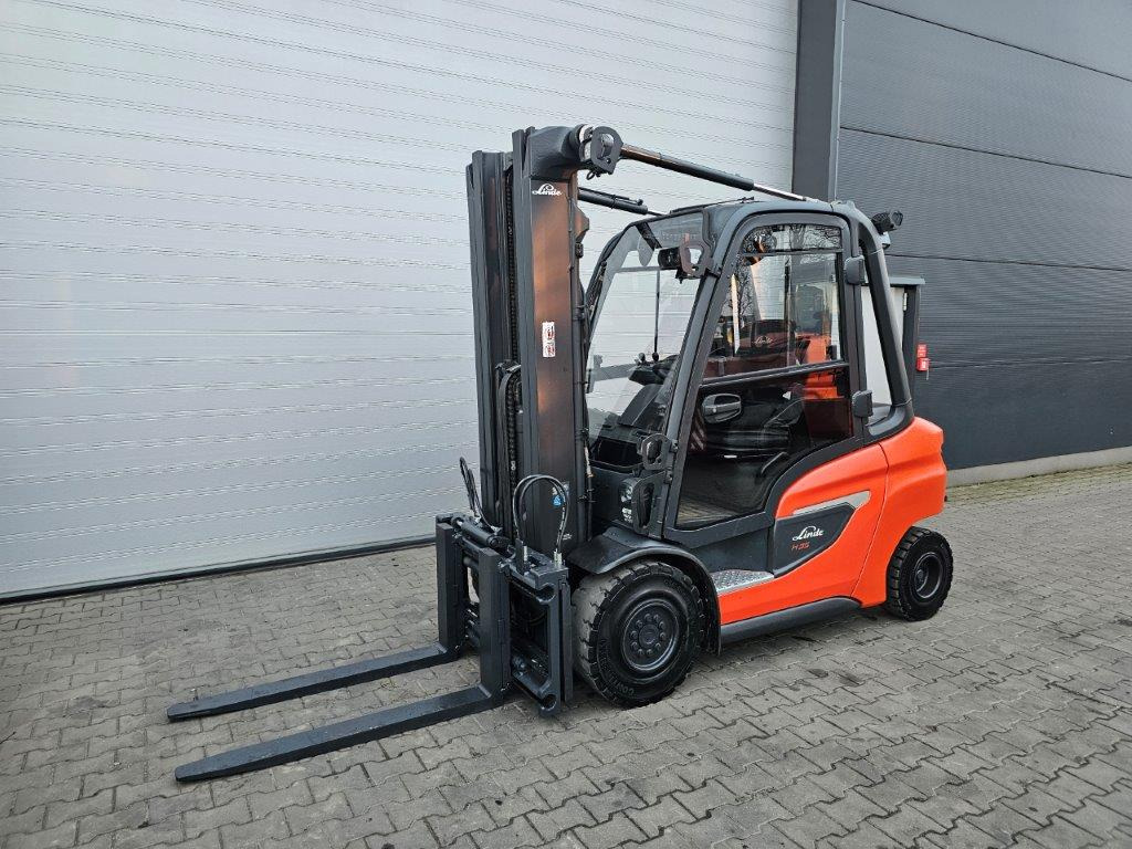 Linde H35D-01 - TRIPLEX - NEU MODEL - Dízel targonca: 1 kép. Linde H35D-01 - TRIPLEX - NEU MODEL - Dízel targonca: 1 kép.