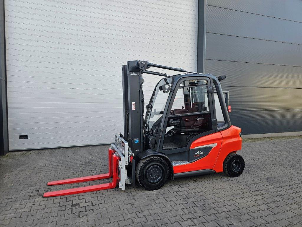 Linde H35D-01 - TRIPLEX - NEU MODEL - Dízel targonca: 1 kép. Linde H35D-01 - TRIPLEX - NEU MODEL - Dízel targonca: 1 kép.