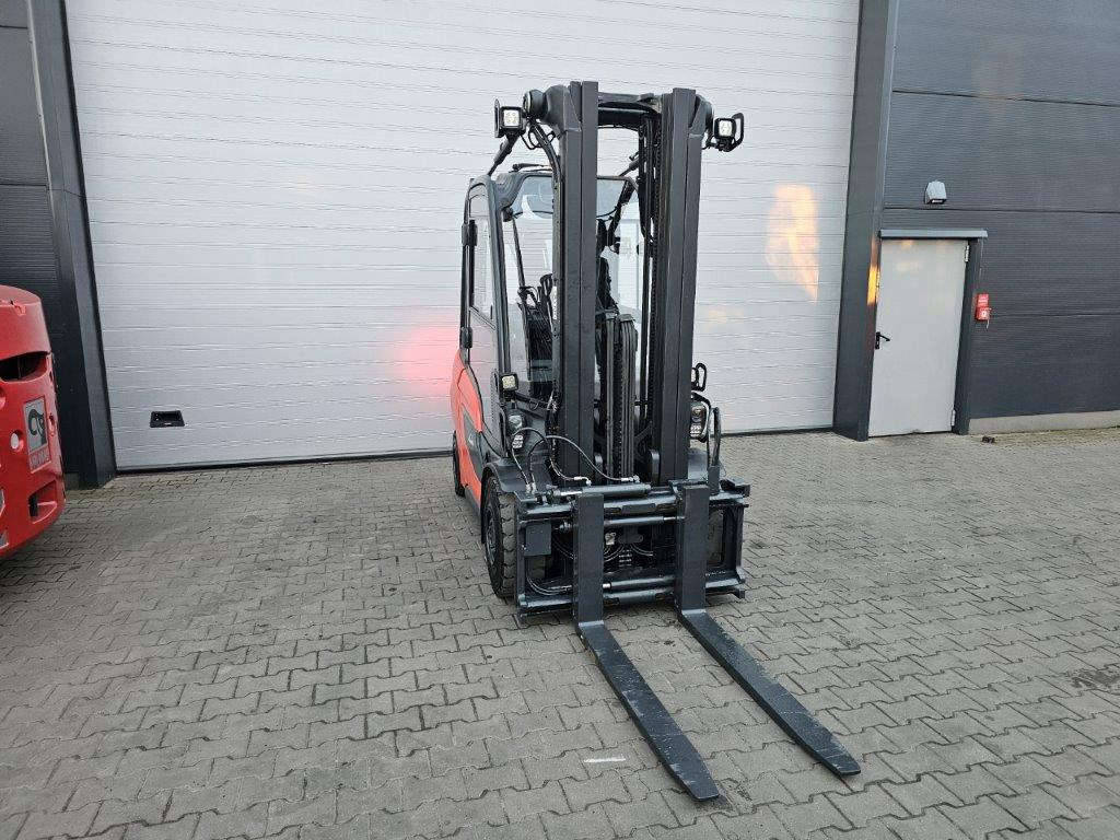Linde H35D-01 - TRIPLEX - NEU MODEL - Dízel targonca: 4 kép. Linde H35D-01 - TRIPLEX - NEU MODEL - Dízel targonca: 4 kép.