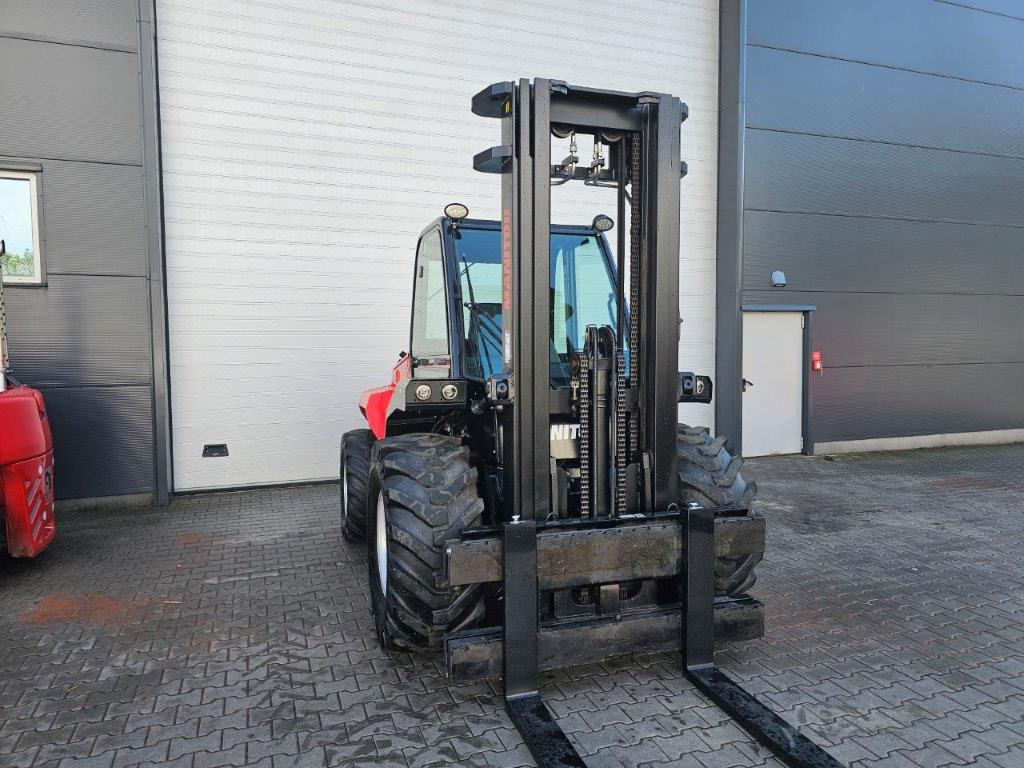 Manitou M50-4D - TRIPLEX- 4x4 - Terepjáró képességű targoncá: 4 kép. Manitou M50-4D - TRIPLEX- 4x4 - Terepjáró képességű targoncá: 4 kép.