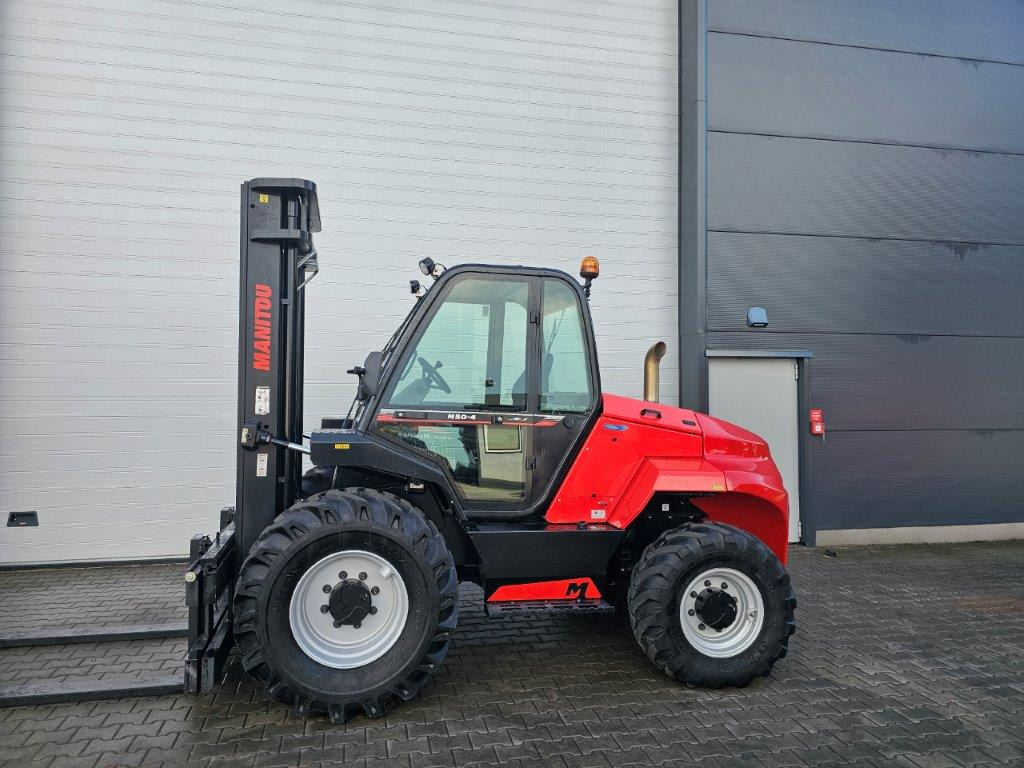 Manitou M50-4D - TRIPLEX- 4x4 - Terepjáró képességű targoncá: 1 kép. Manitou M50-4D - TRIPLEX- 4x4 - Terepjáró képességű targoncá: 1 kép.