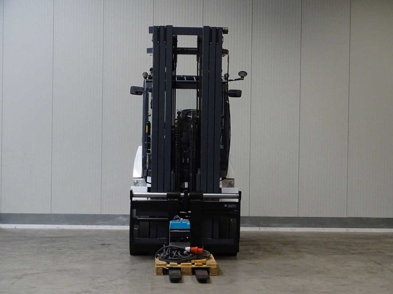 Elektromos targonca Montini MR10 - Li-ION - TRIPLEX - DEMO: 9 kép.
