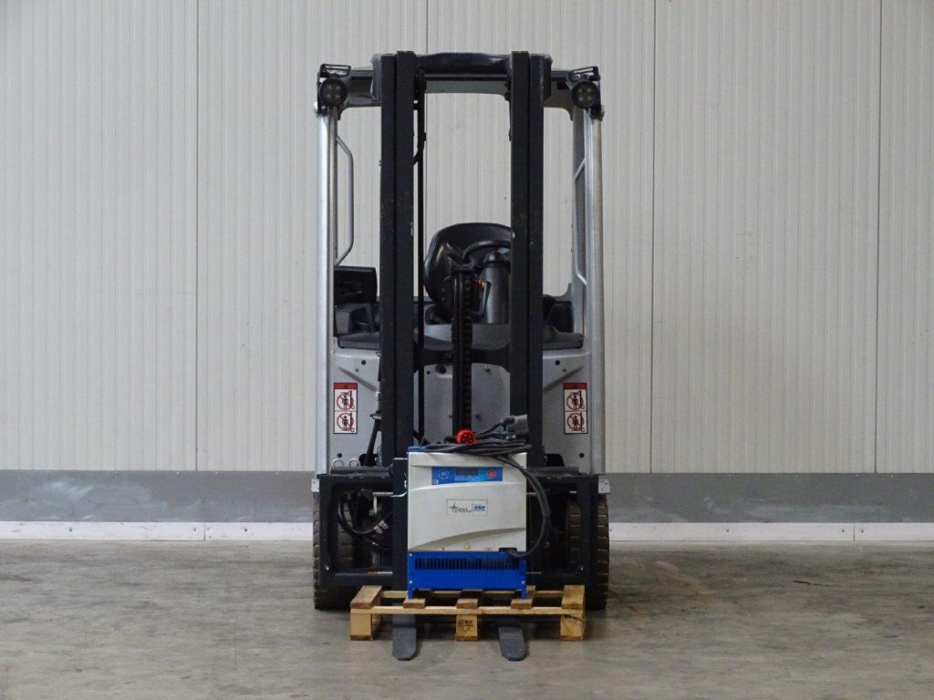 Still RX20-14C - TRIPLEX - Elektromos targonca: 4 kép. Still RX20-14C - TRIPLEX - Elektromos targonca: 4 kép.