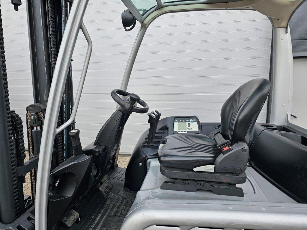 Still RX60-50 - TRIPLEX - Elektromos targonca: 4 kép. Still RX60-50 - TRIPLEX - Elektromos targonca: 4 kép.