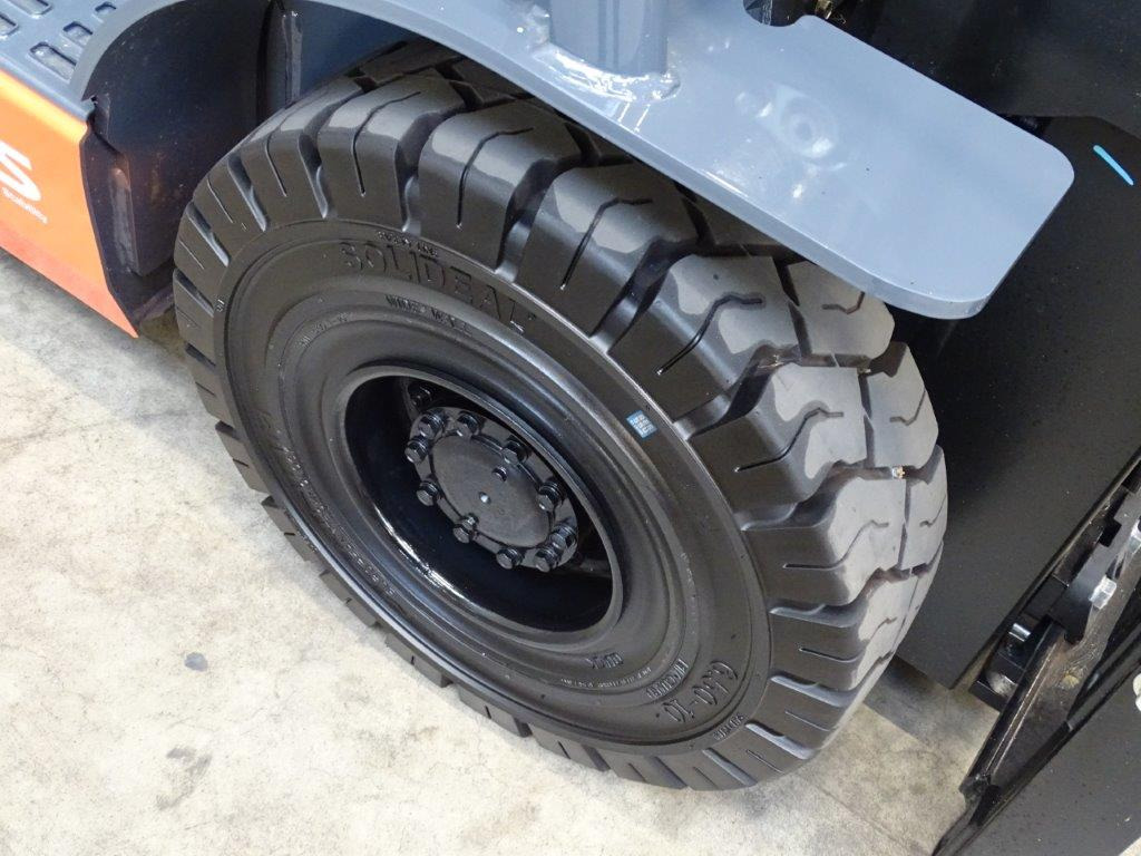 Toyota 02-8FGF18 - DEMO - TRIPLEX - Villás targonca: 2 kép. Toyota 02-8FGF18 - DEMO - TRIPLEX - Villás targonca: 2 kép.