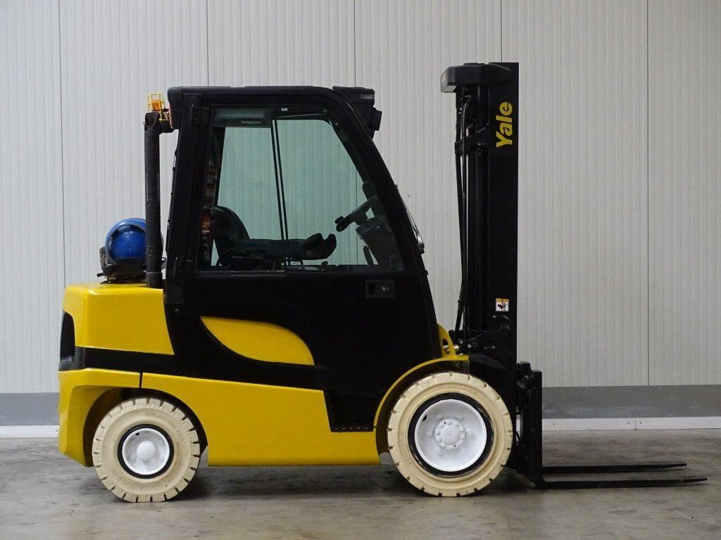 Yale GLP30VX - TRIPLEX - Villás targonca: 5 kép. Yale GLP30VX - TRIPLEX - Villás targonca: 5 kép.