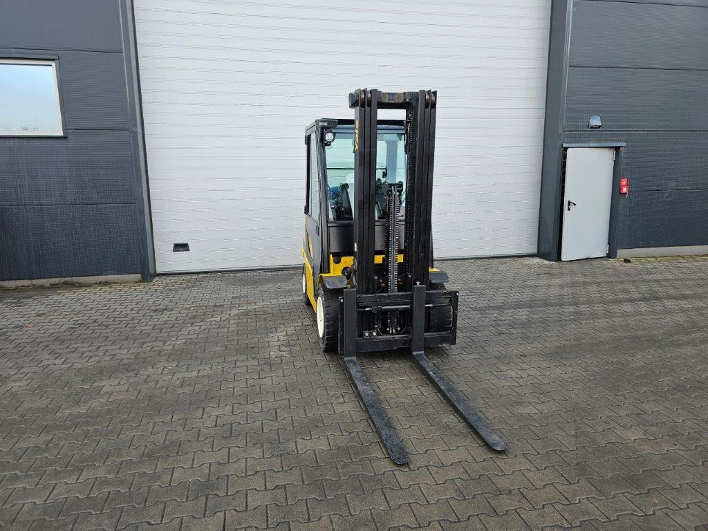Yale GLP30VX - TRIPLEX - Villás targonca: 4 kép. Yale GLP30VX - TRIPLEX - Villás targonca: 4 kép.