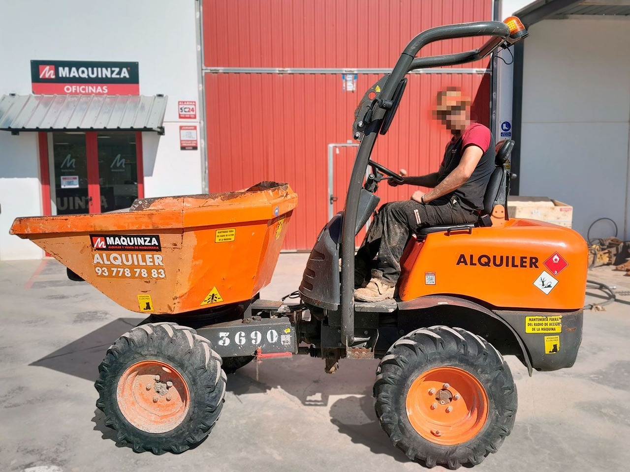 AUSA D150AHG - Minidömper: 1 kép. AUSA D150AHG - Minidömper: 1 kép.