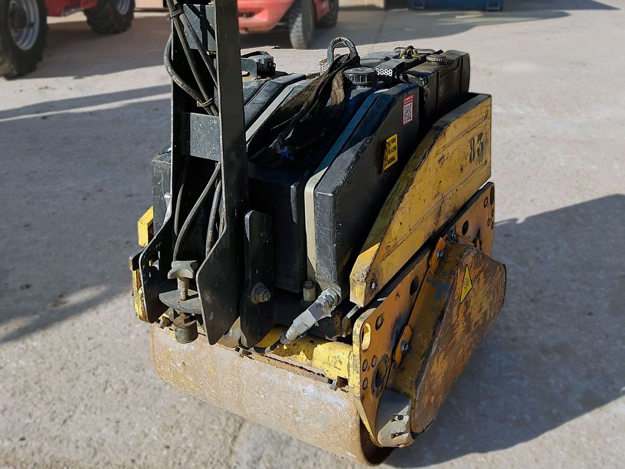 BOMAG BW65H - Minihenger: 2 kép. BOMAG BW65H - Minihenger: 2 kép.