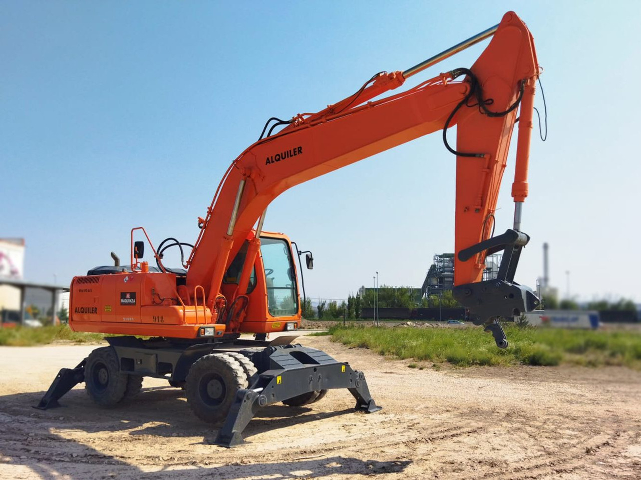 DAEWOO 210 W-V M4E (LOC) - Gumikerekes kotró: 4 kép. DAEWOO 210 W-V M4E (LOC) - Gumikerekes kotró: 4 kép.
