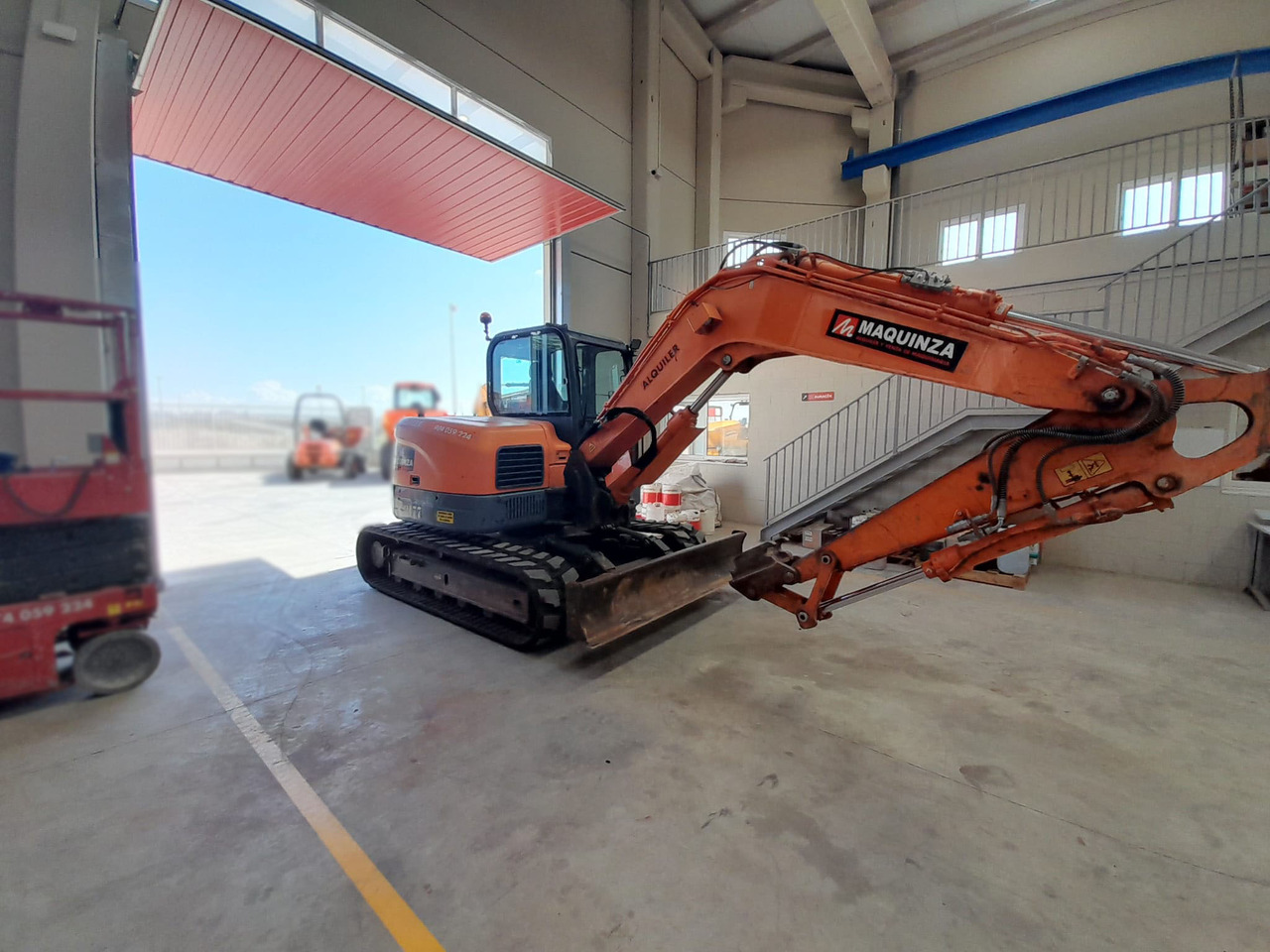 DEVELON DX85R-7 - Minikotró: 5 kép. DEVELON DX85R-7 - Minikotró: 5 kép.
