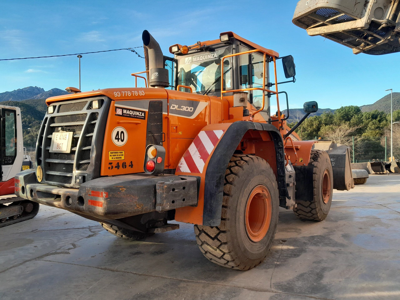 DOOSAN DL300 L/AUX - Gumikerekes homlokrakodó: 5 kép. DOOSAN DL300 L/AUX - Gumikerekes homlokrakodó: 5 kép.