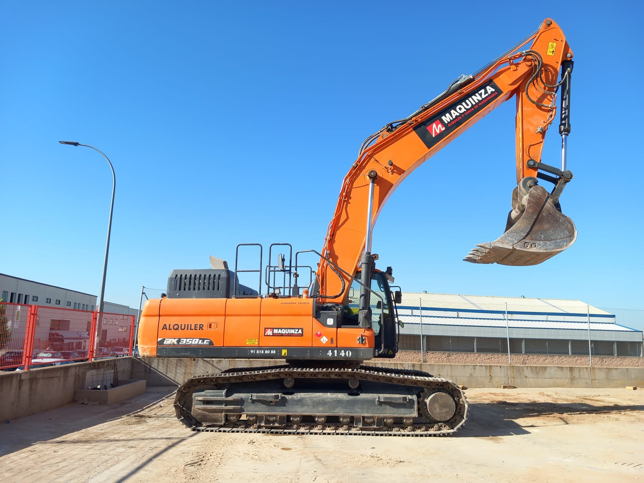 DOOSAN DX350LC-7 - Lánctalpas kotró: 2 kép. DOOSAN DX350LC-7 - Lánctalpas kotró: 2 kép.