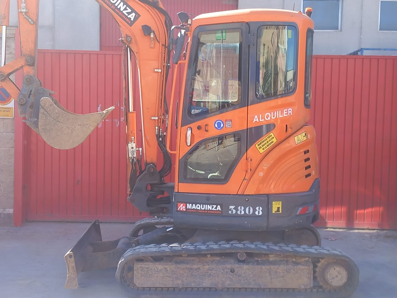 DOOSAN DX35Z - Minikotró: 1 kép. DOOSAN DX35Z - Minikotró: 1 kép.