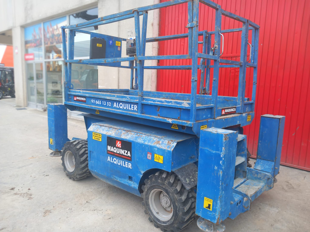 GENIE GS2668RT - Ollós emelő: 3 kép. GENIE GS2668RT - Ollós emelő: 3 kép.