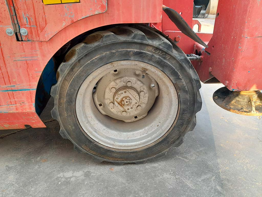 Ollós emelő GENIE GS2668RT: 10 kép. Ollós emelő GENIE GS2668RT: 10 kép.