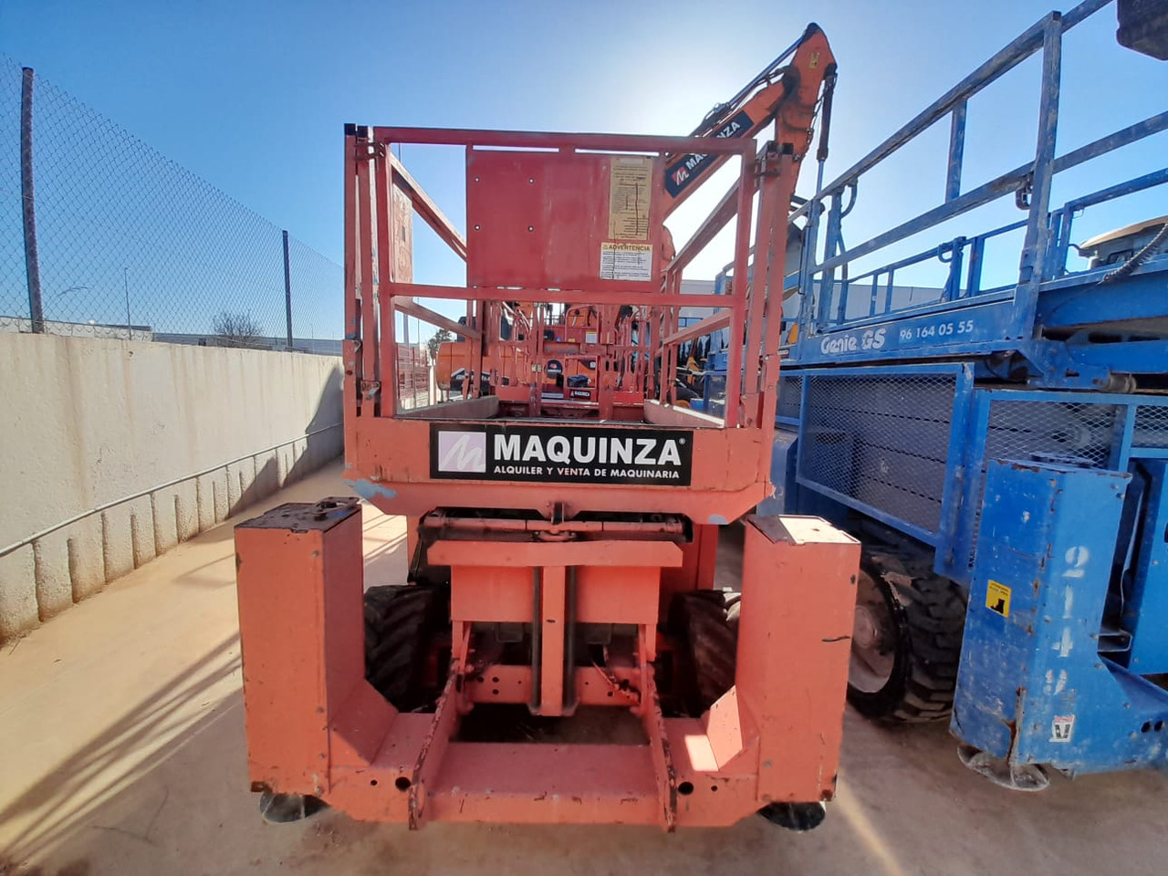 GENIE GS2668RT - Ollós emelő: 2 kép. GENIE GS2668RT - Ollós emelő: 2 kép.