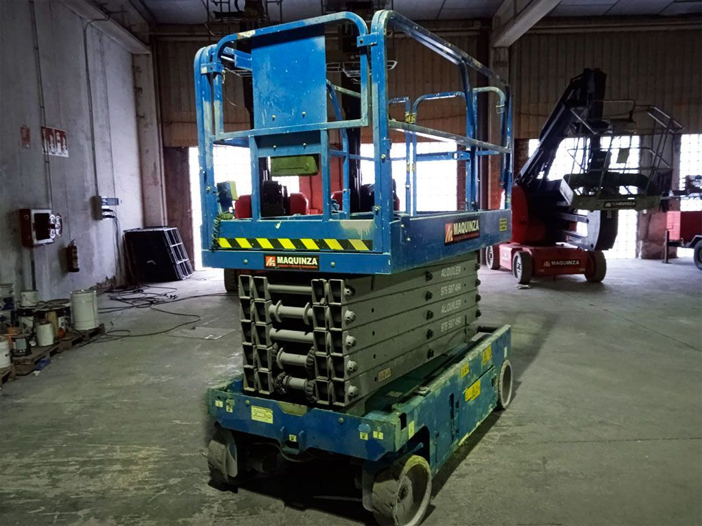GENIE GS4047 - Ollós emelő: 5 kép. GENIE GS4047 - Ollós emelő: 5 kép.