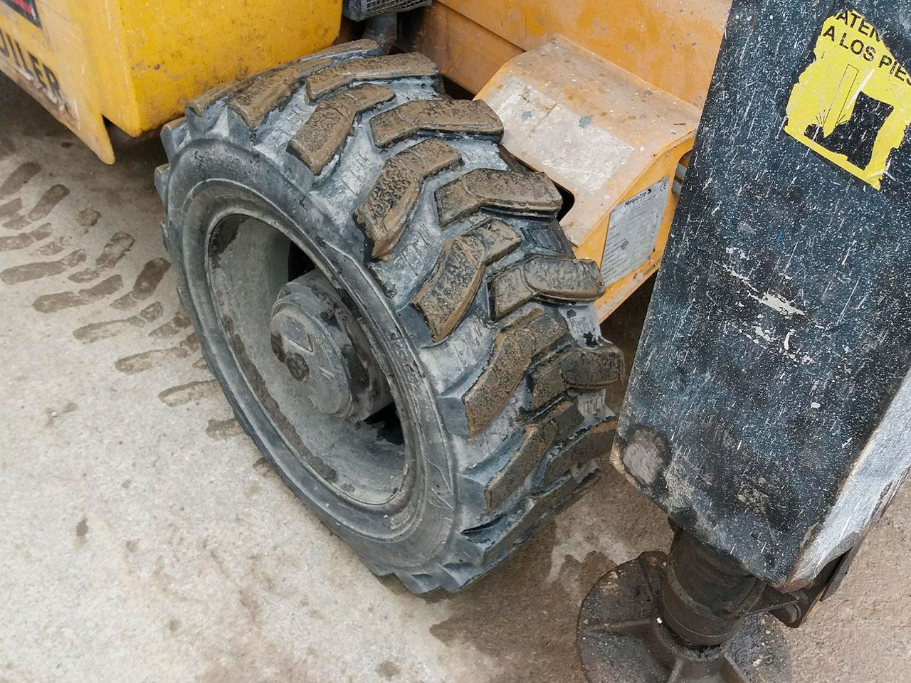 HAULOTTE H15SX - Ollós emelő: 5 kép. HAULOTTE H15SX - Ollós emelő: 5 kép.