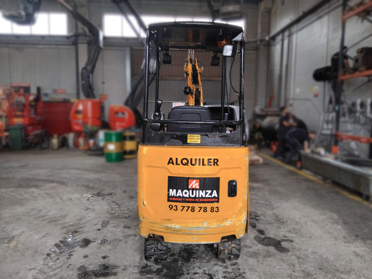 JCB 15C - Minikotró: 3 kép. JCB 15C - Minikotró: 3 kép.