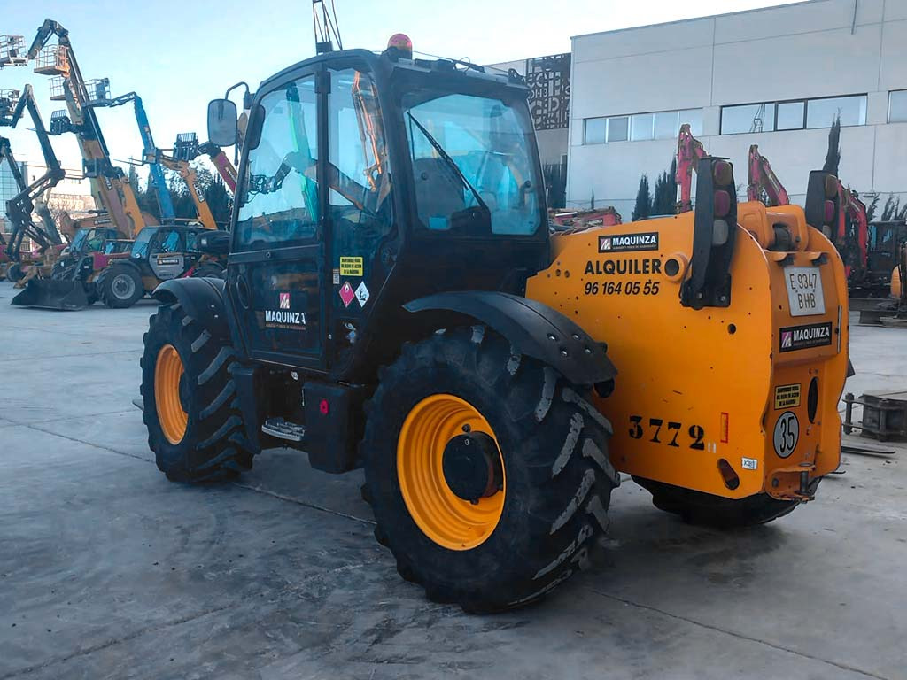 JCB 531.70F F - Teleszkópos rakodó: 4 kép. JCB 531.70F F - Teleszkópos rakodó: 4 kép.