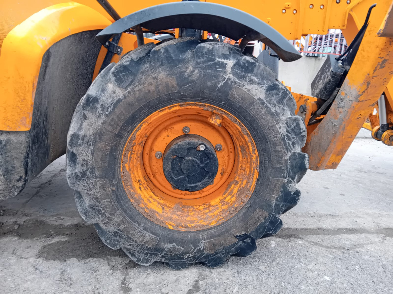 Teleszkópos rakodó JCB 540.180: 17 kép.