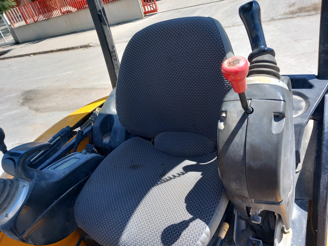 JCB 8030ZTS - Minikotró: 5 kép. JCB 8030ZTS - Minikotró: 5 kép.