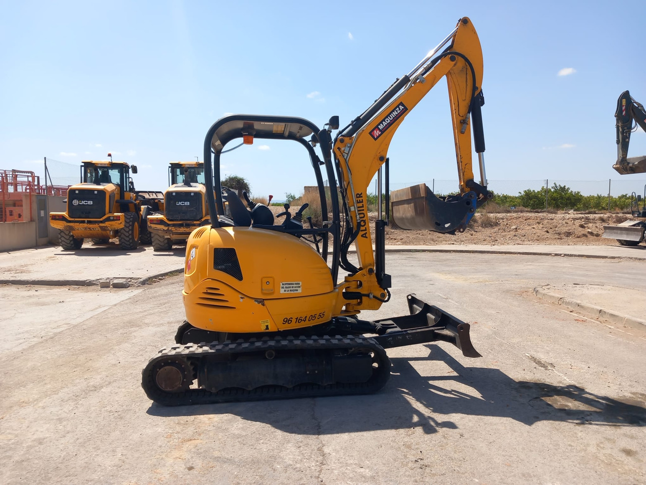 JCB 8030ZTS - Minikotró: 4 kép. JCB 8030ZTS - Minikotró: 4 kép.