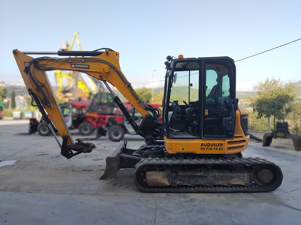 JCB 85Z - Minikotró: 1 kép. JCB 85Z - Minikotró: 1 kép.