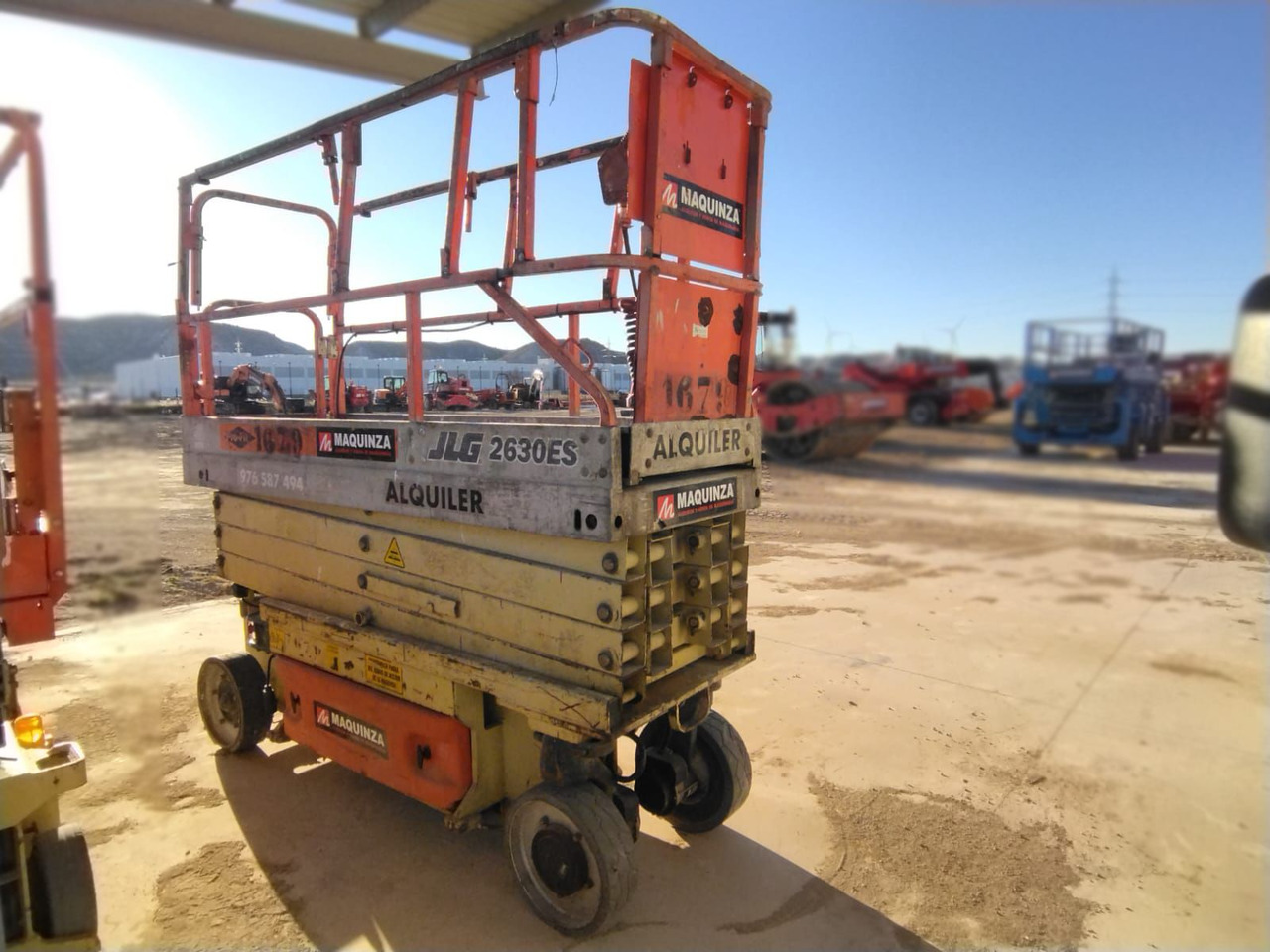 JLG 2630ES - Ollós emelő: 2 kép. JLG 2630ES - Ollós emelő: 2 kép.