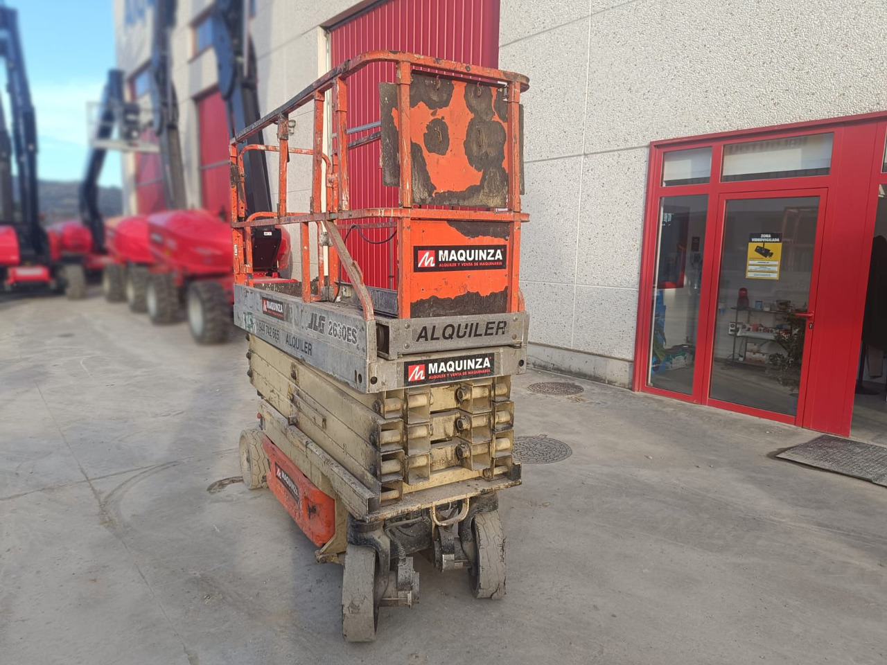 JLG 2630ES - Ollós emelő: 4 kép. JLG 2630ES - Ollós emelő: 4 kép.