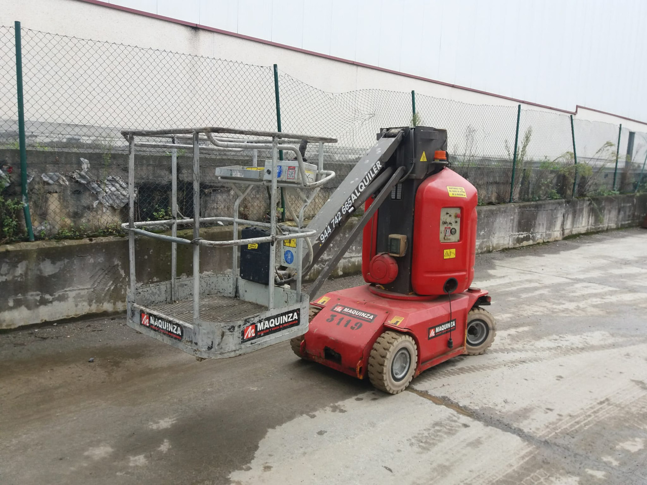 MANITOU 105VJR - Személyemelő: 1 kép. MANITOU 105VJR - Személyemelő: 1 kép.