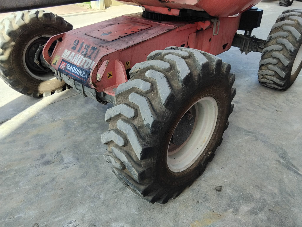 Személyemelő MANITOU 160ATJ EJE OSCILANTE: 13 kép. Személyemelő MANITOU 160ATJ EJE OSCILANTE: 13 kép.