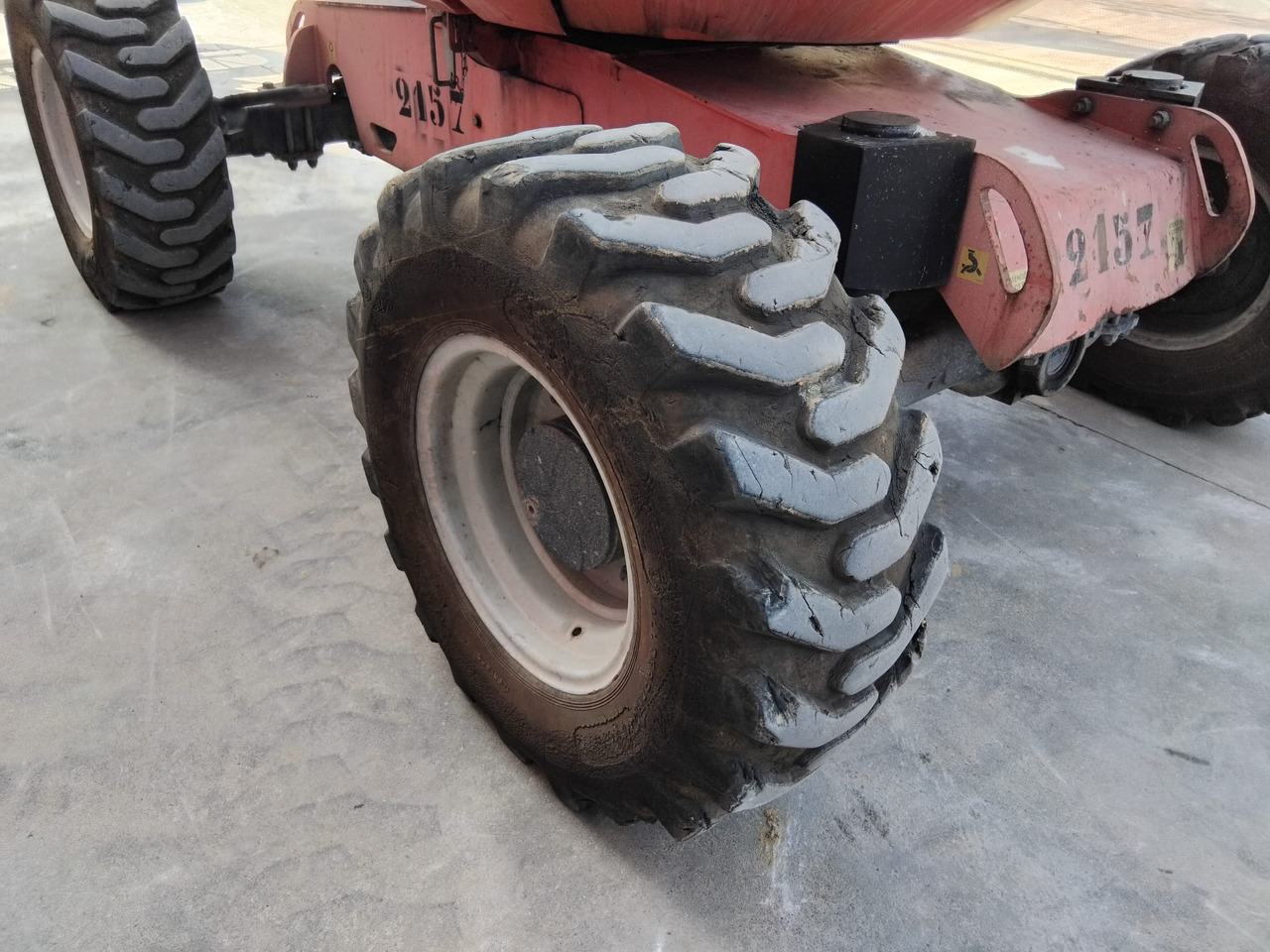 Személyemelő MANITOU 160ATJ EJE OSCILANTE: 16 kép. Személyemelő MANITOU 160ATJ EJE OSCILANTE: 16 kép.