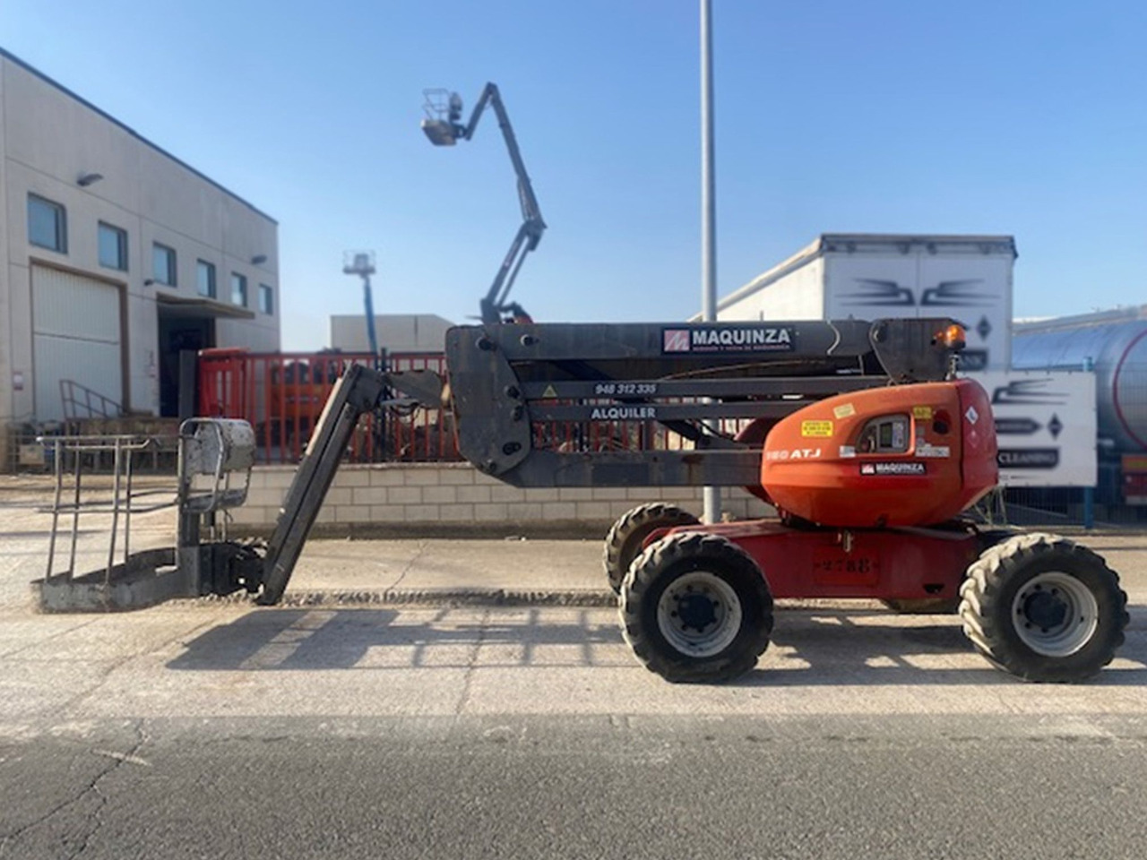 MANITOU 160ATJ EJE OSCILANTE - Személyemelő: 2 kép. MANITOU 160ATJ EJE OSCILANTE - Személyemelő: 2 kép.