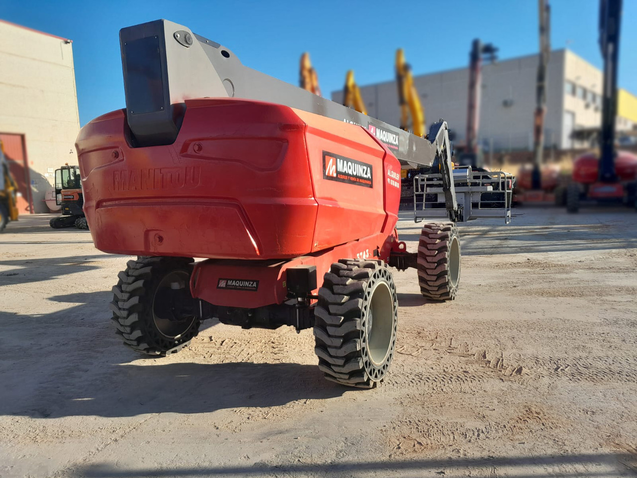 MANITOU 280TJ - Személyemelő: 4 kép. MANITOU 280TJ - Személyemelő: 4 kép.